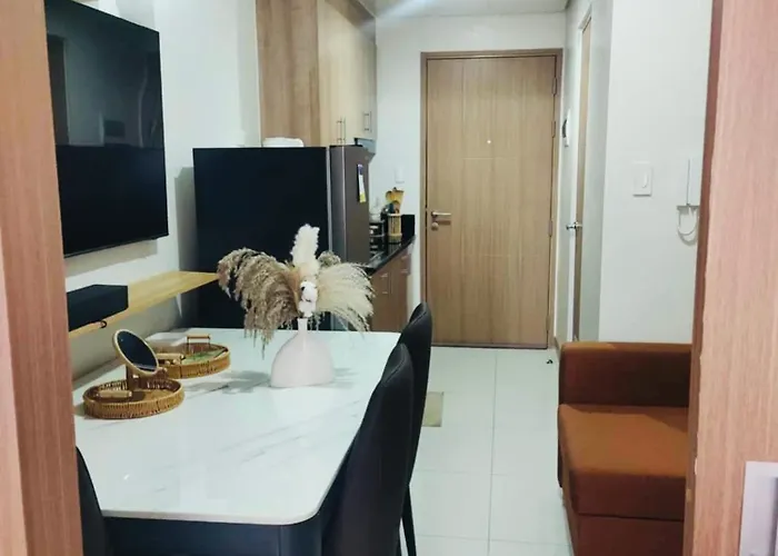Apartment Red Residences Modern With View In Makati Manila