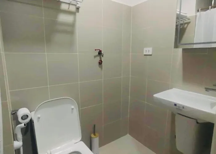 Apartment Red Residences Modern With View In Makati *