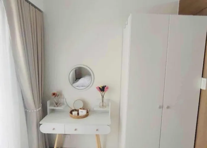 Apartment Red Residences Modern With View In Makati