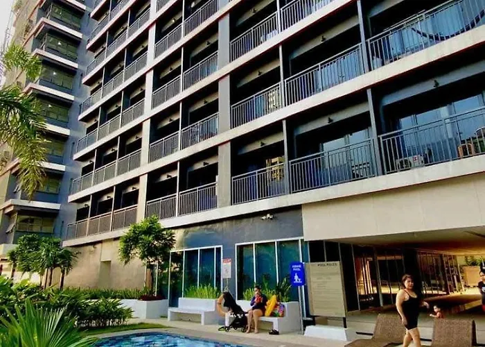 Red Residences Modern With View In Makati *