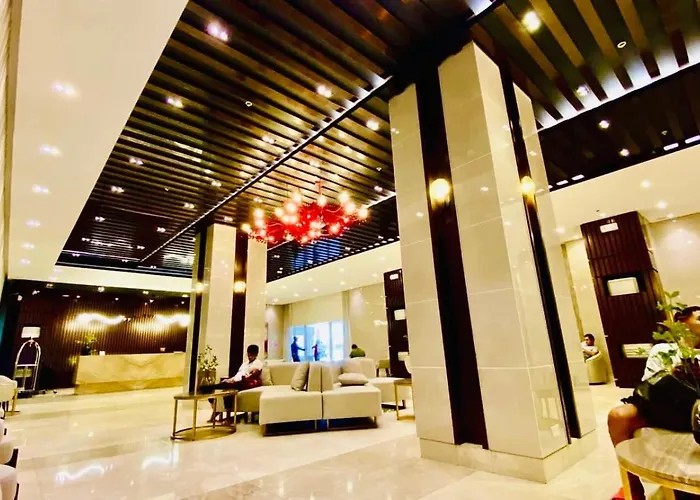 Red Residences Modern With View In Makati Apartment