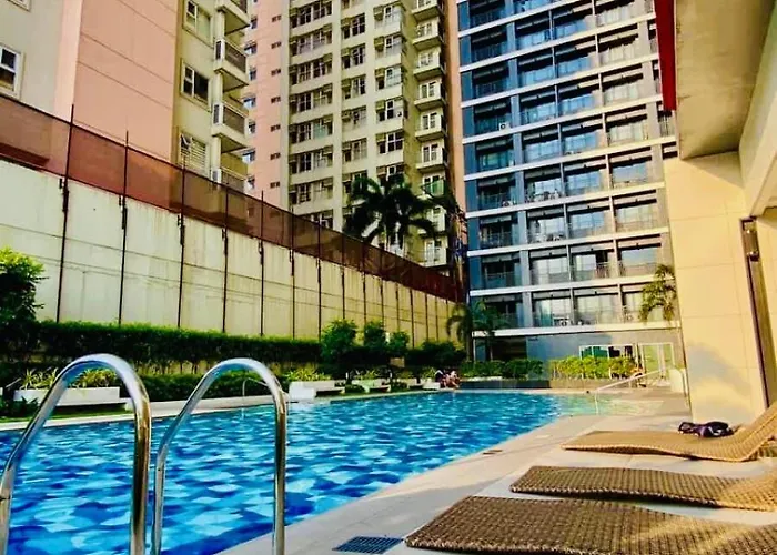 Red Residences Modern With View In Makati
